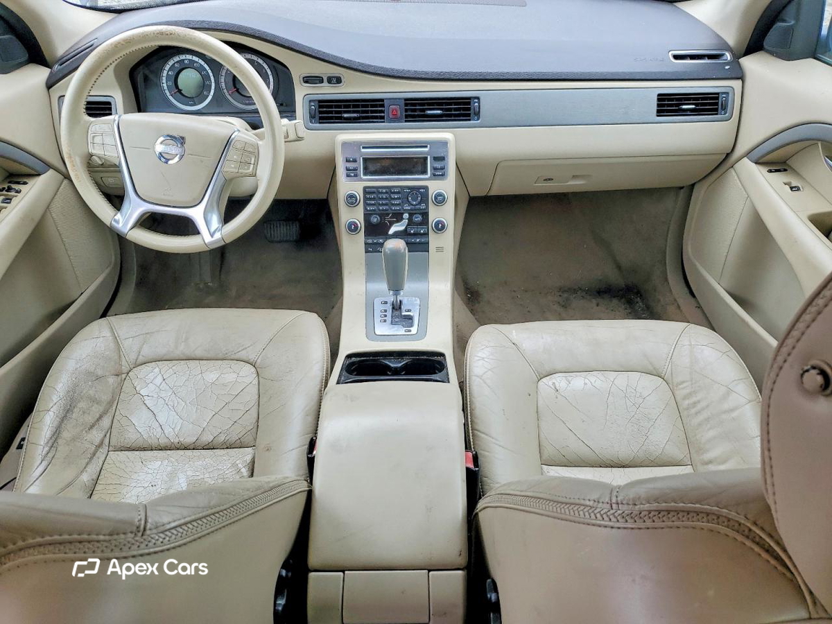 Volvo XC70 2010