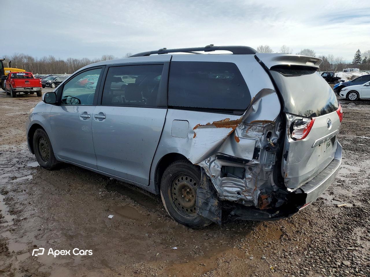 Toyota Sienna 2016