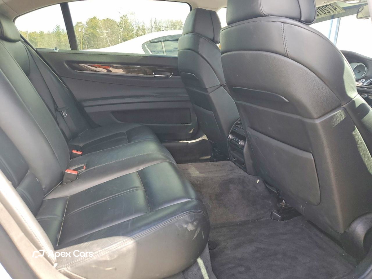 BMW Series 7 2010