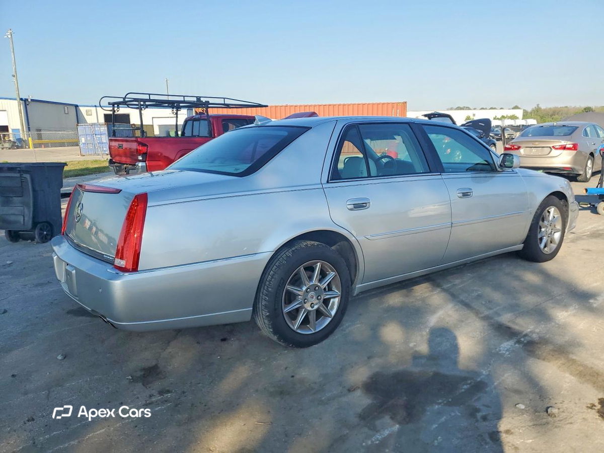 Cadillac DTS 2010