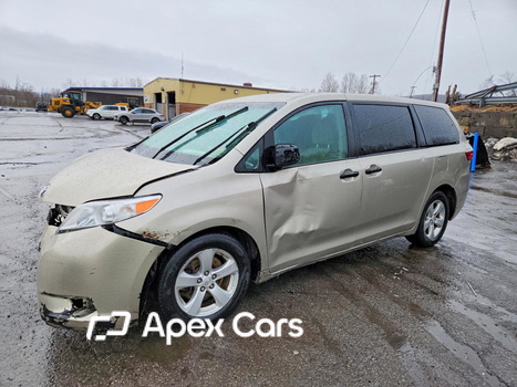 Toyota Sienna 2015 - Image 1 of 14