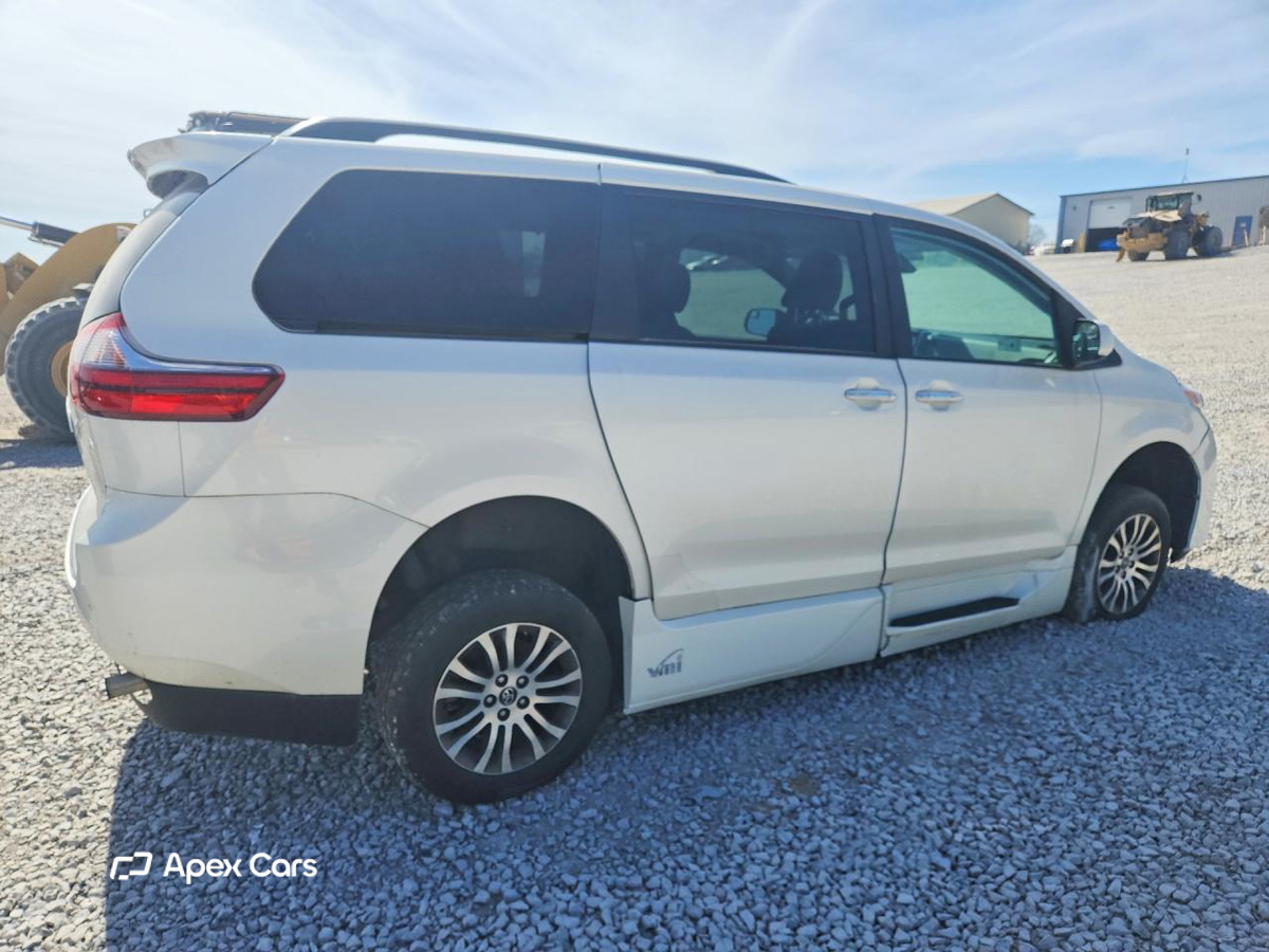 Toyota Sienna 2020