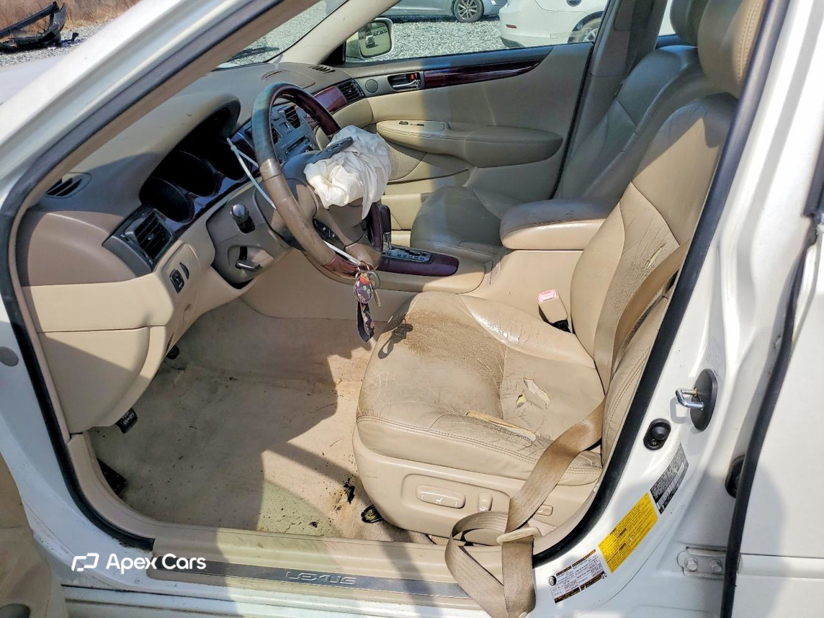Lexus  2004