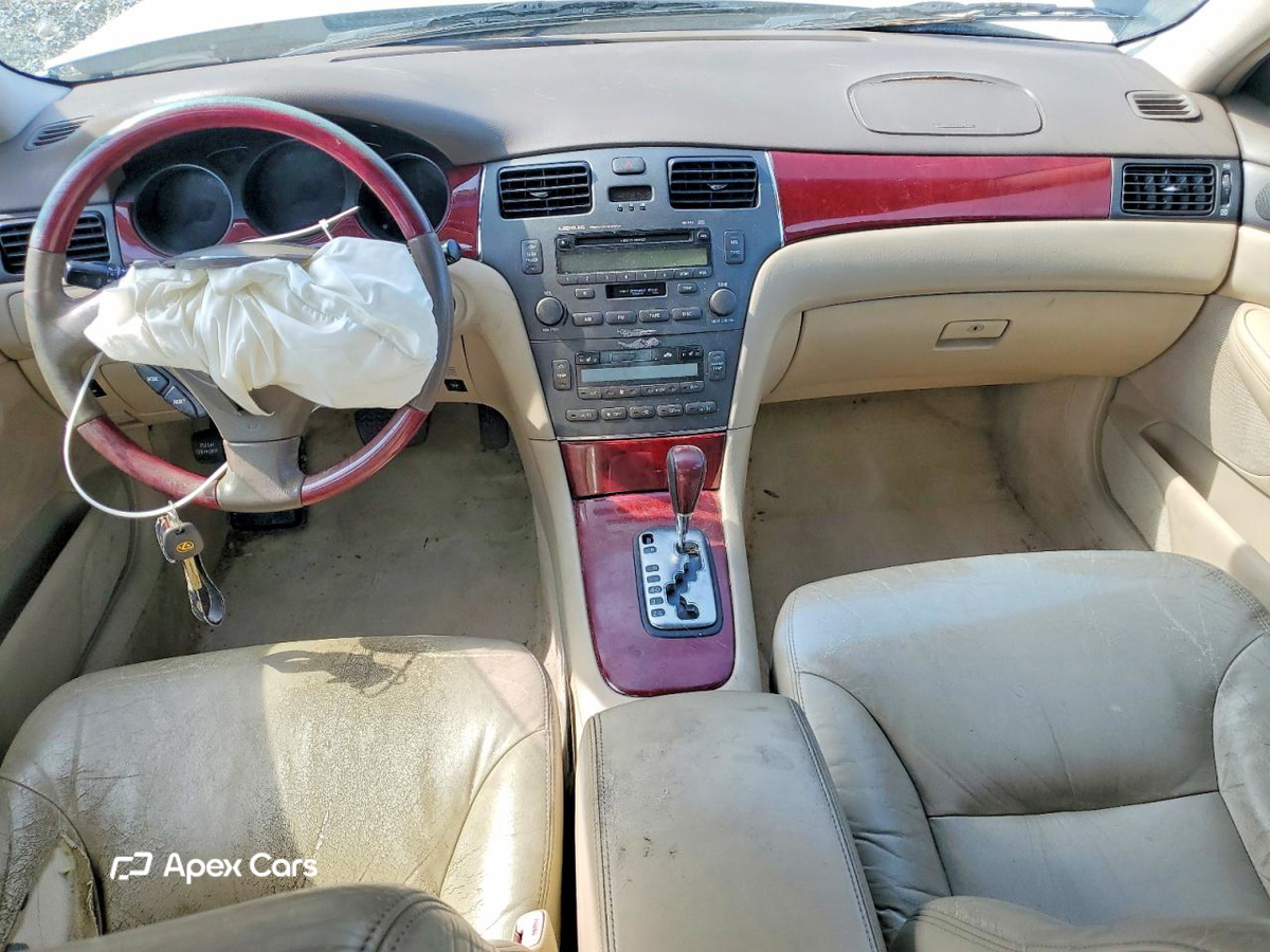 Lexus  2004