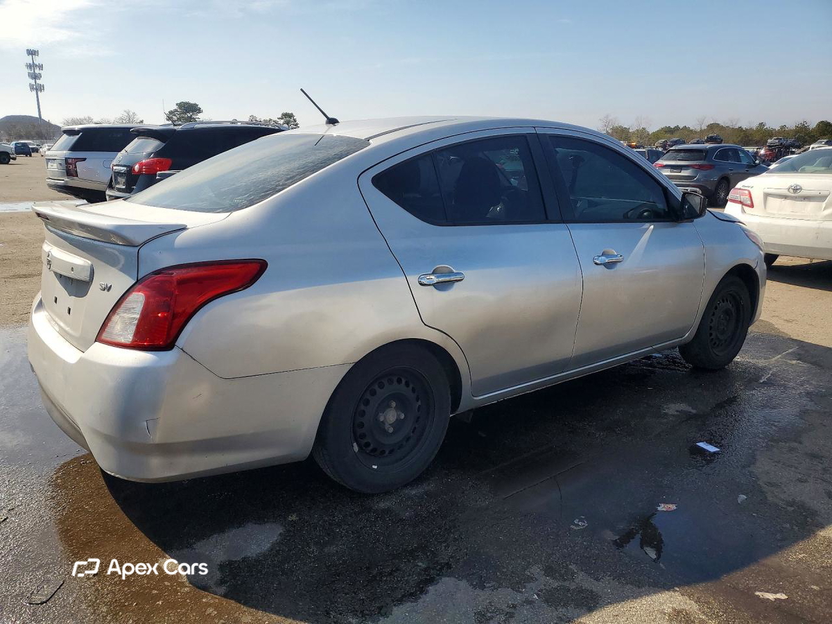Nissan Versa 2019