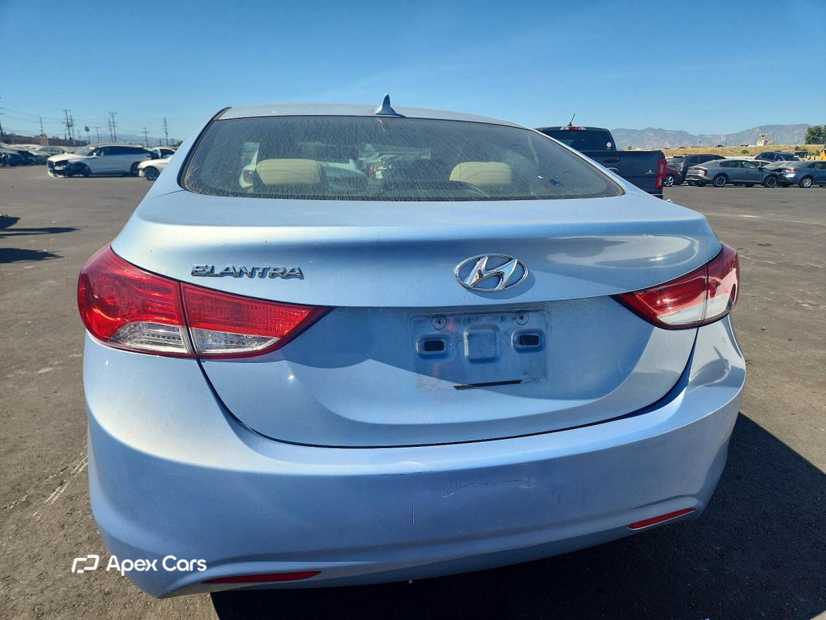Hyundai Elantra 2012