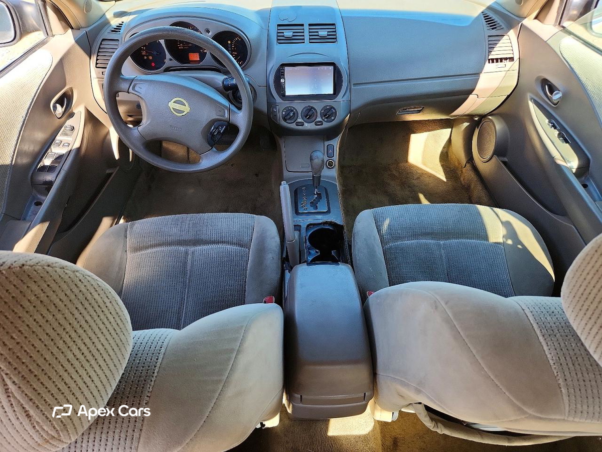 Nissan Altima 2002