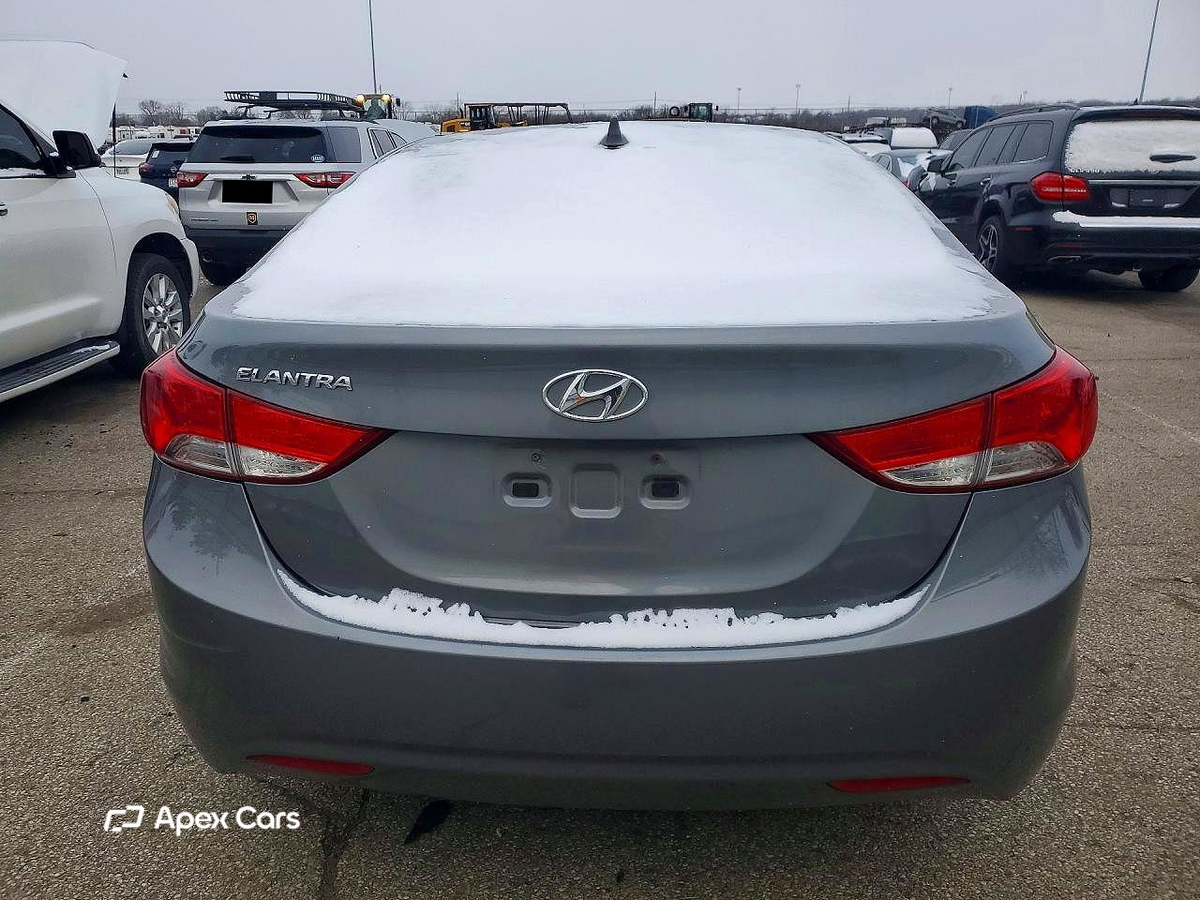 Hyundai Elantra 2013