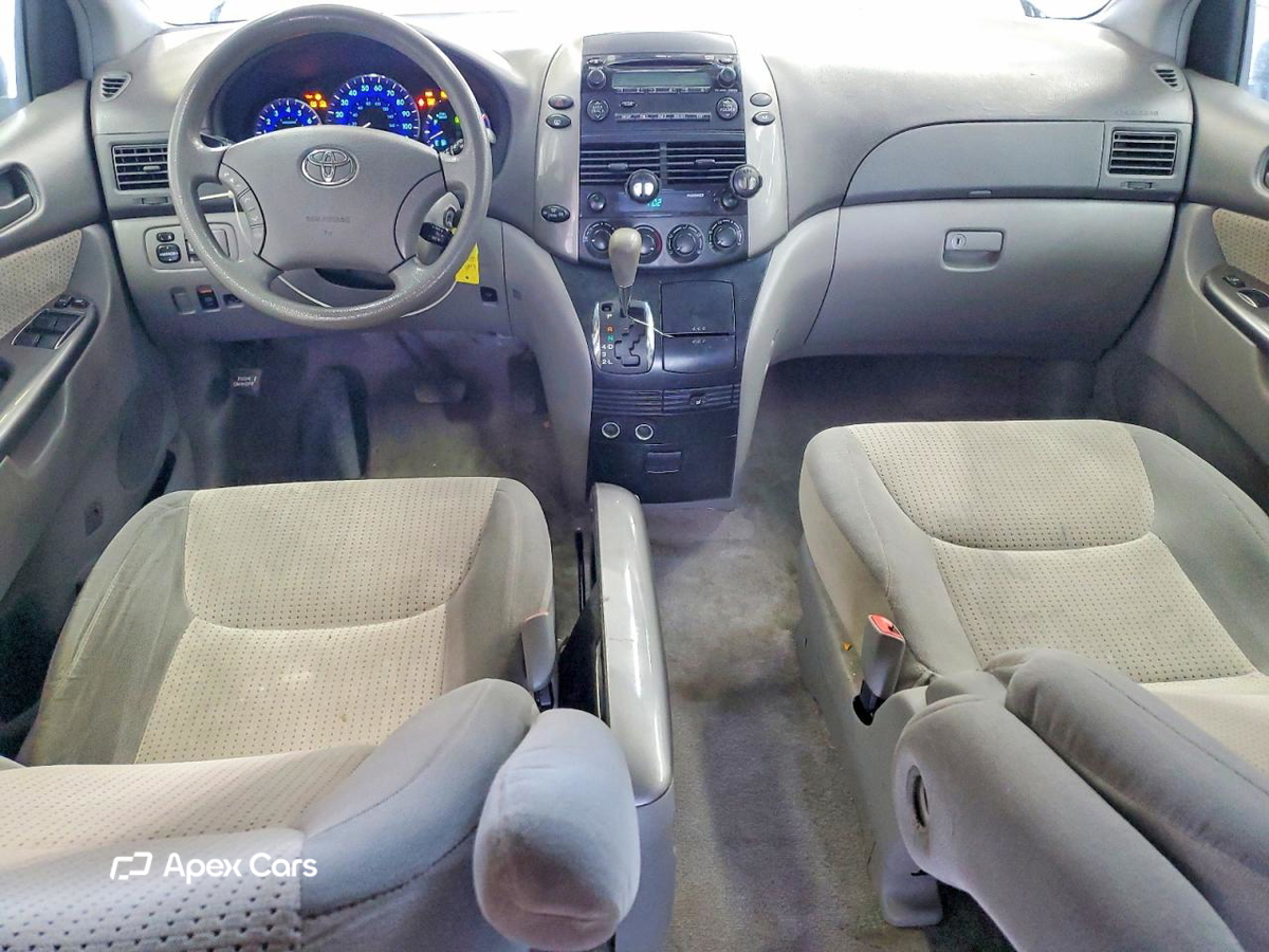 Toyota Sienna 2010