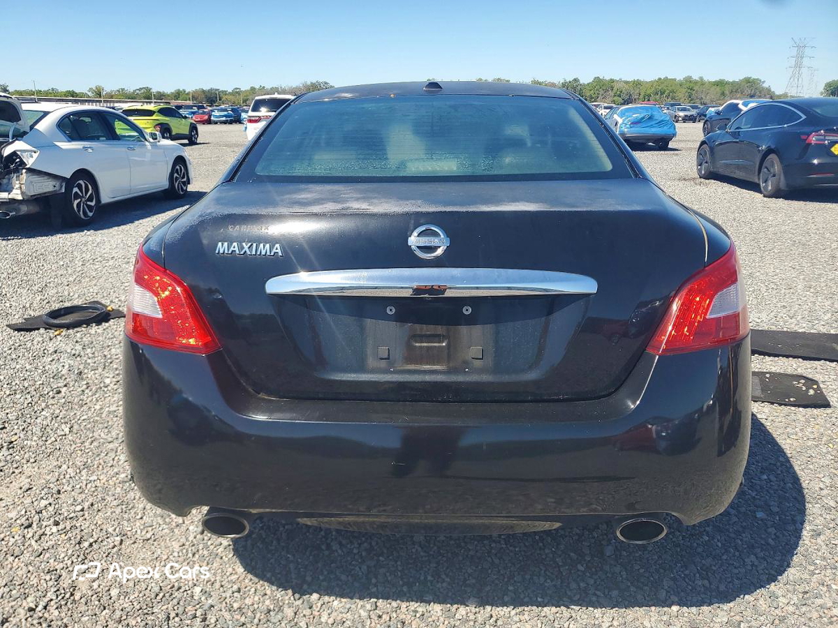 Nissan Maxima 2011