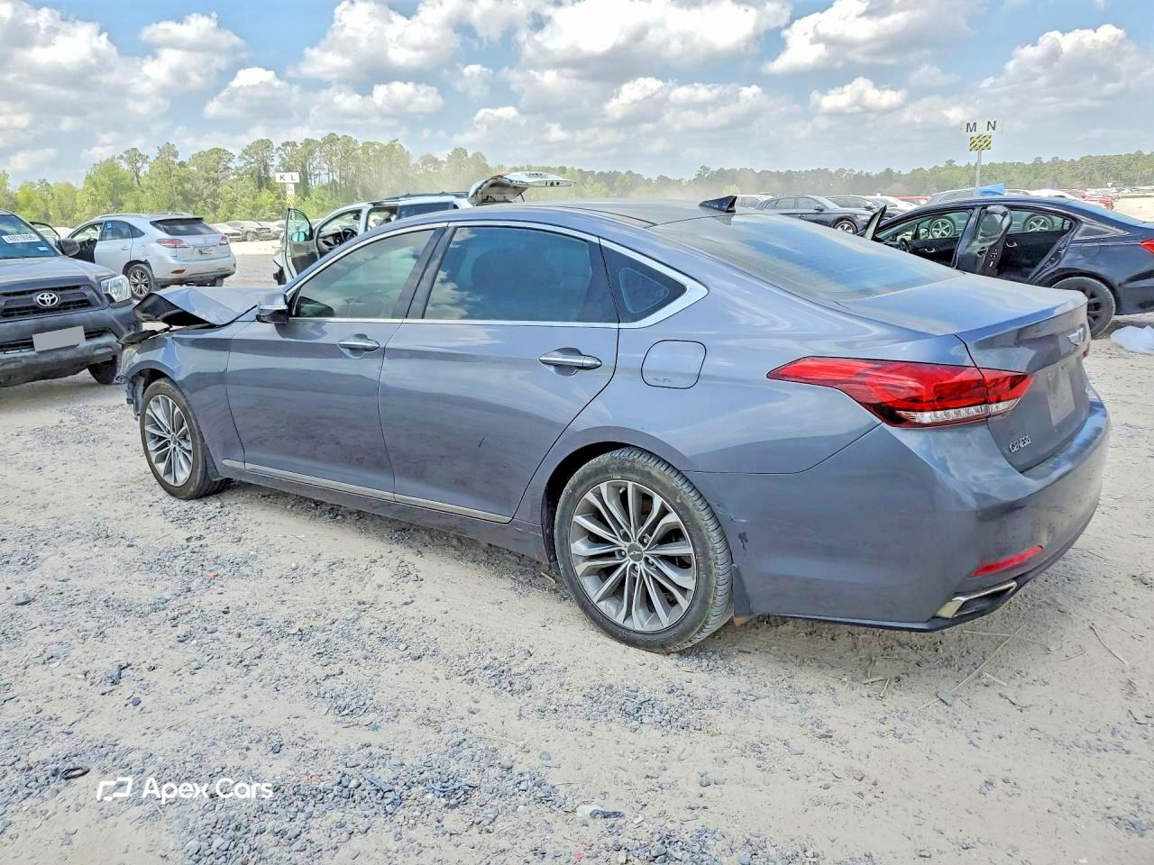 Hyundai Genesis 2015