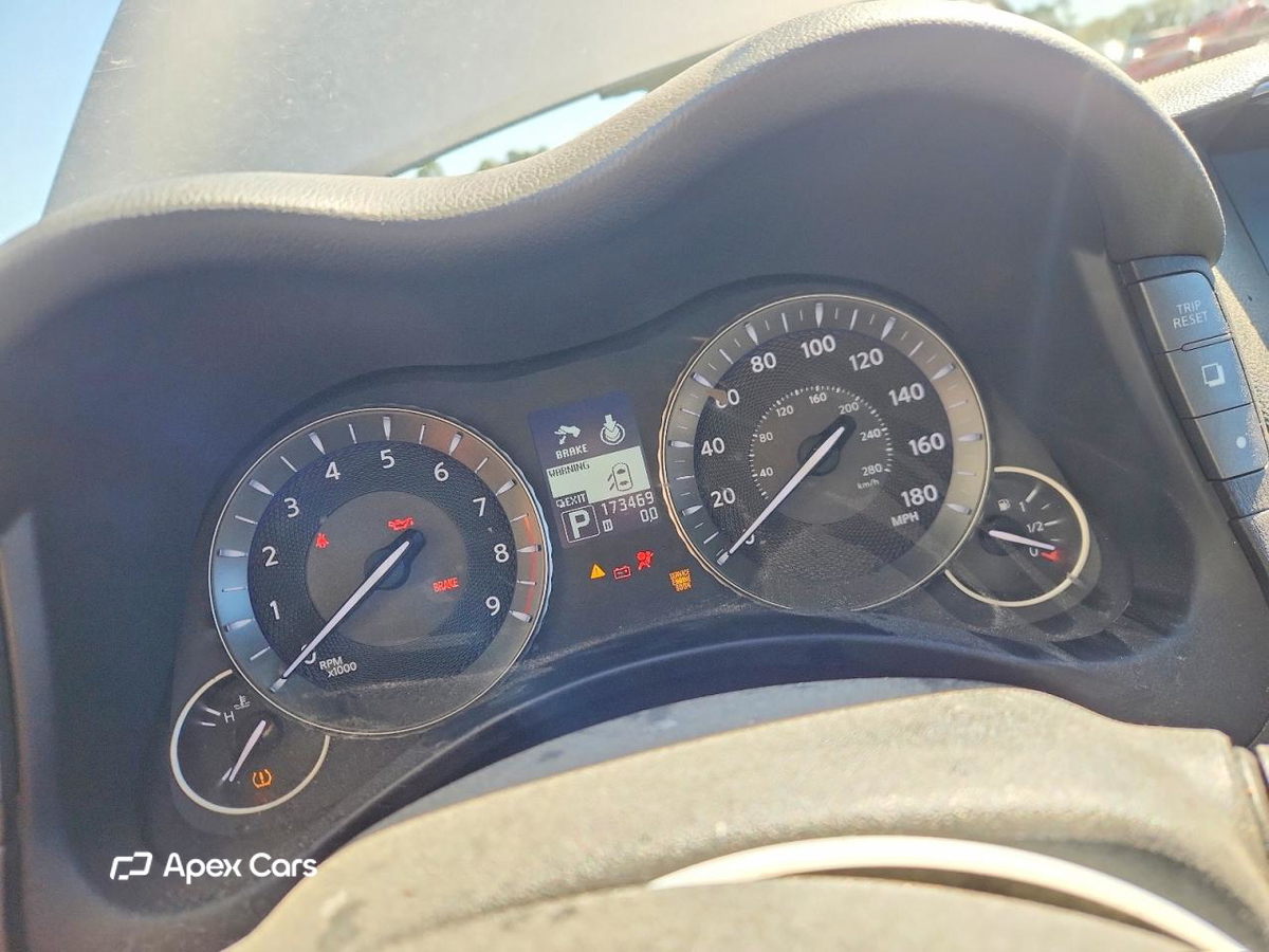 Infiniti M 2011