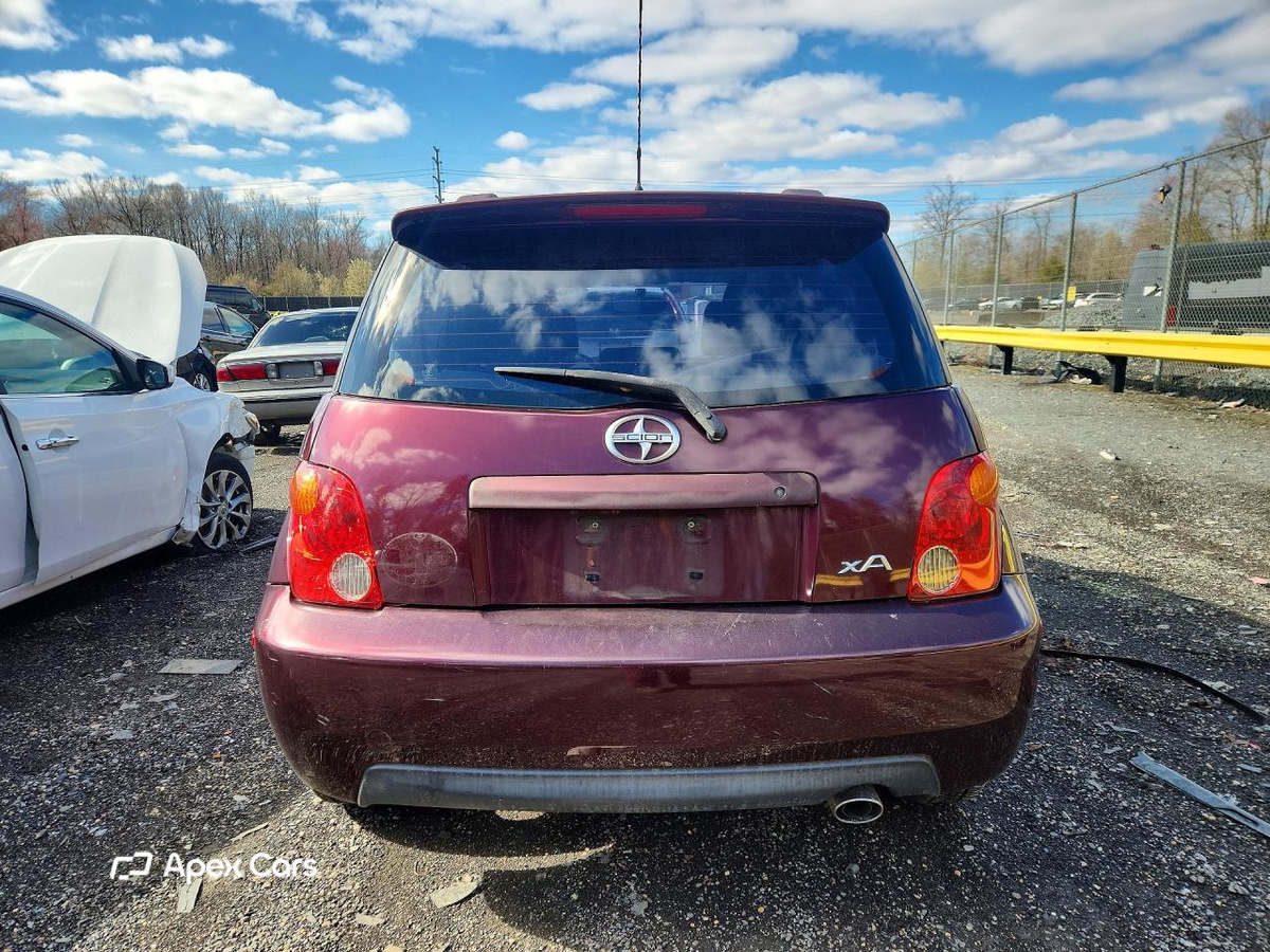 Scion xA 2004