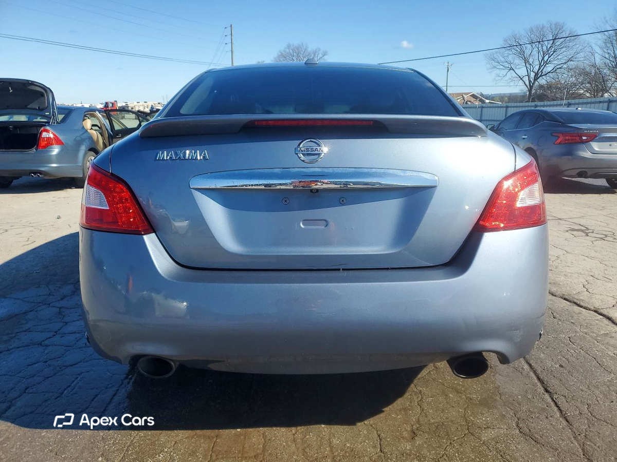 Nissan Maxima 2011