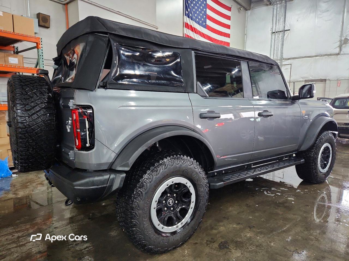 Ford Bronco 2024