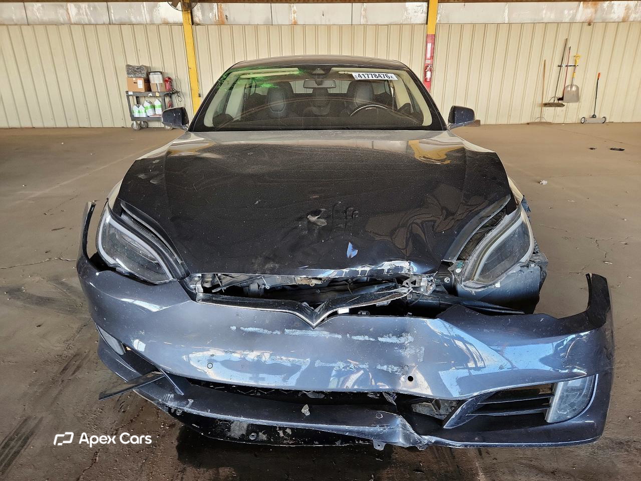 Tesla Model S 2016