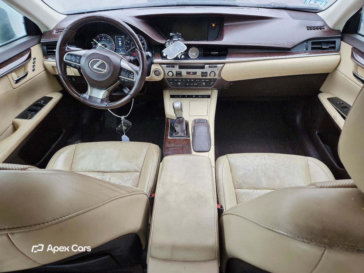 Lexus ES 2016