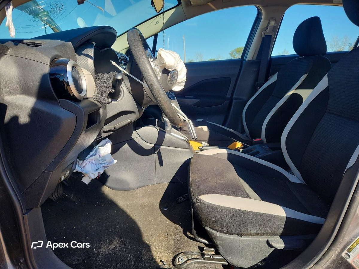 Nissan Versa 2021