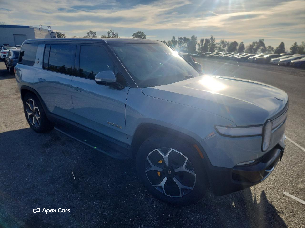 Rivian R1S 2023