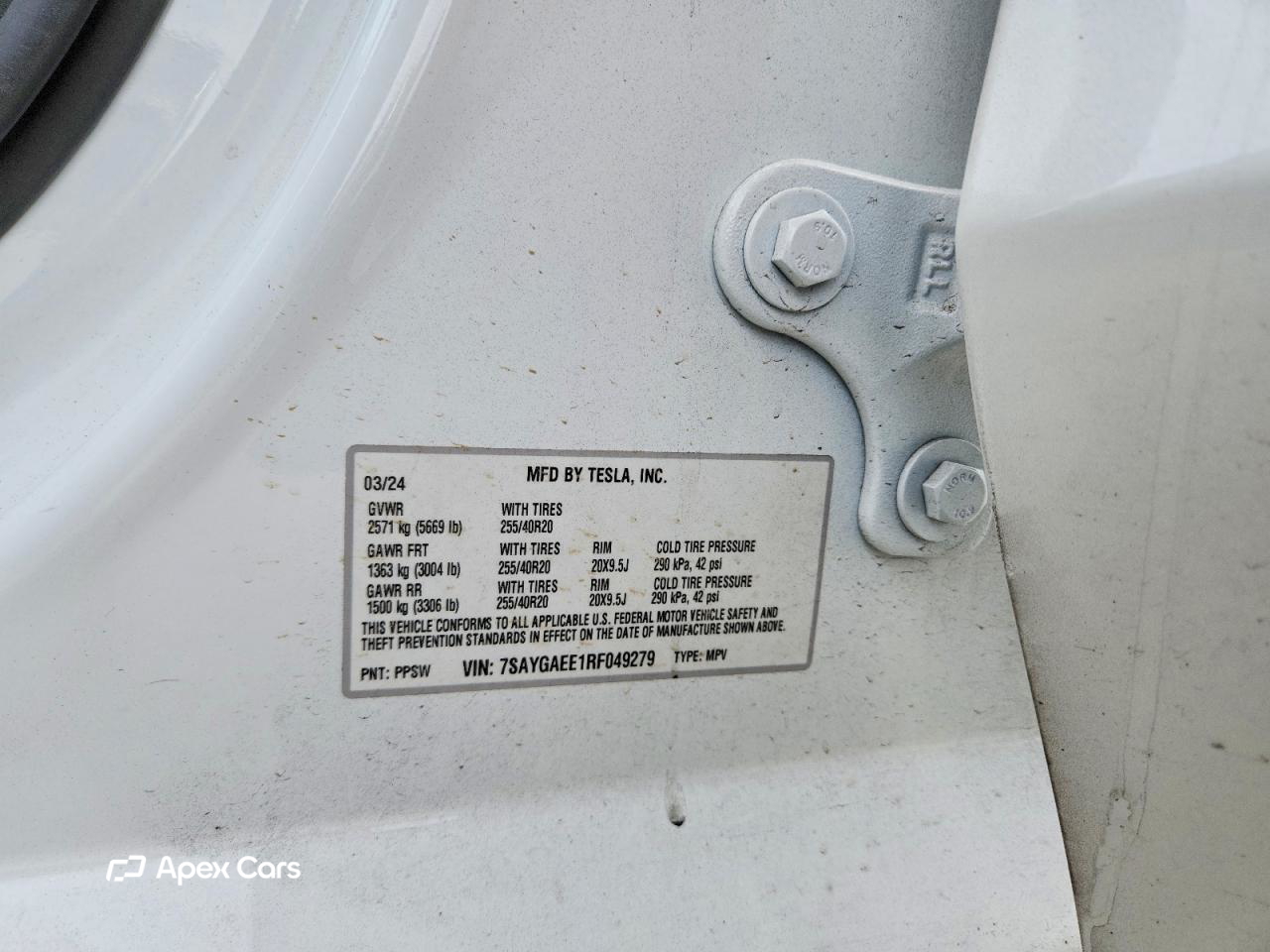 Tesla Model Y 2024