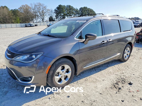 Chrysler Pacifica 2017 - Image 1 of 13