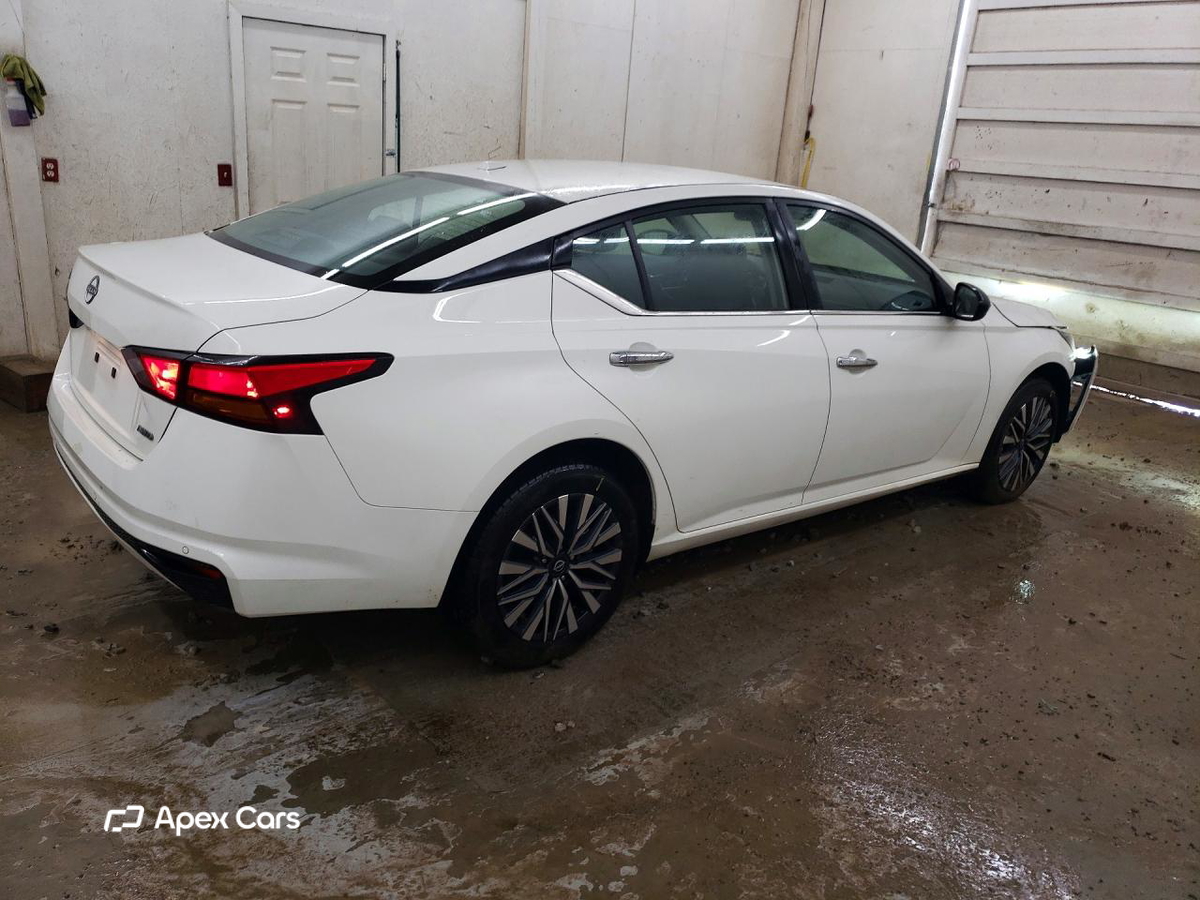 Nissan Altima 2025