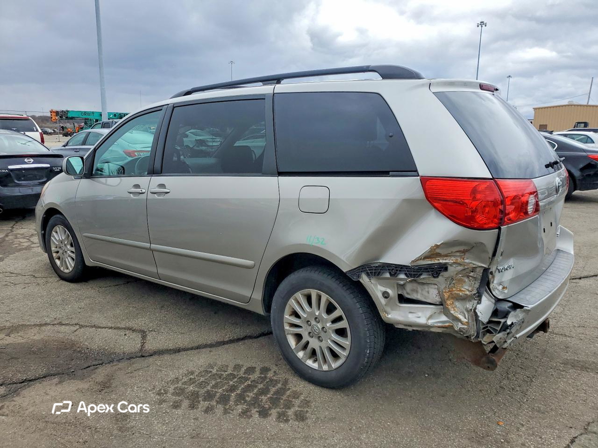 Toyota Sienna 2010