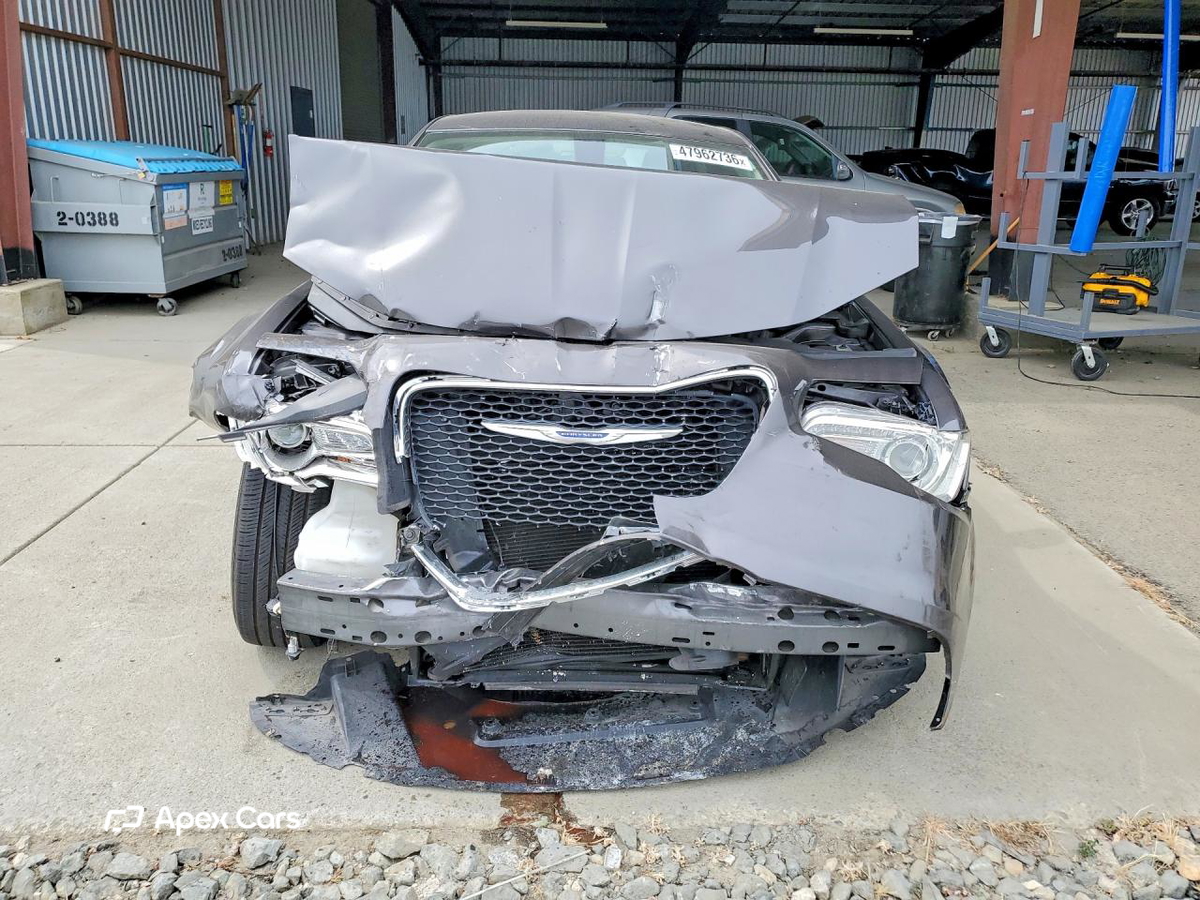 Chrysler 300 2019