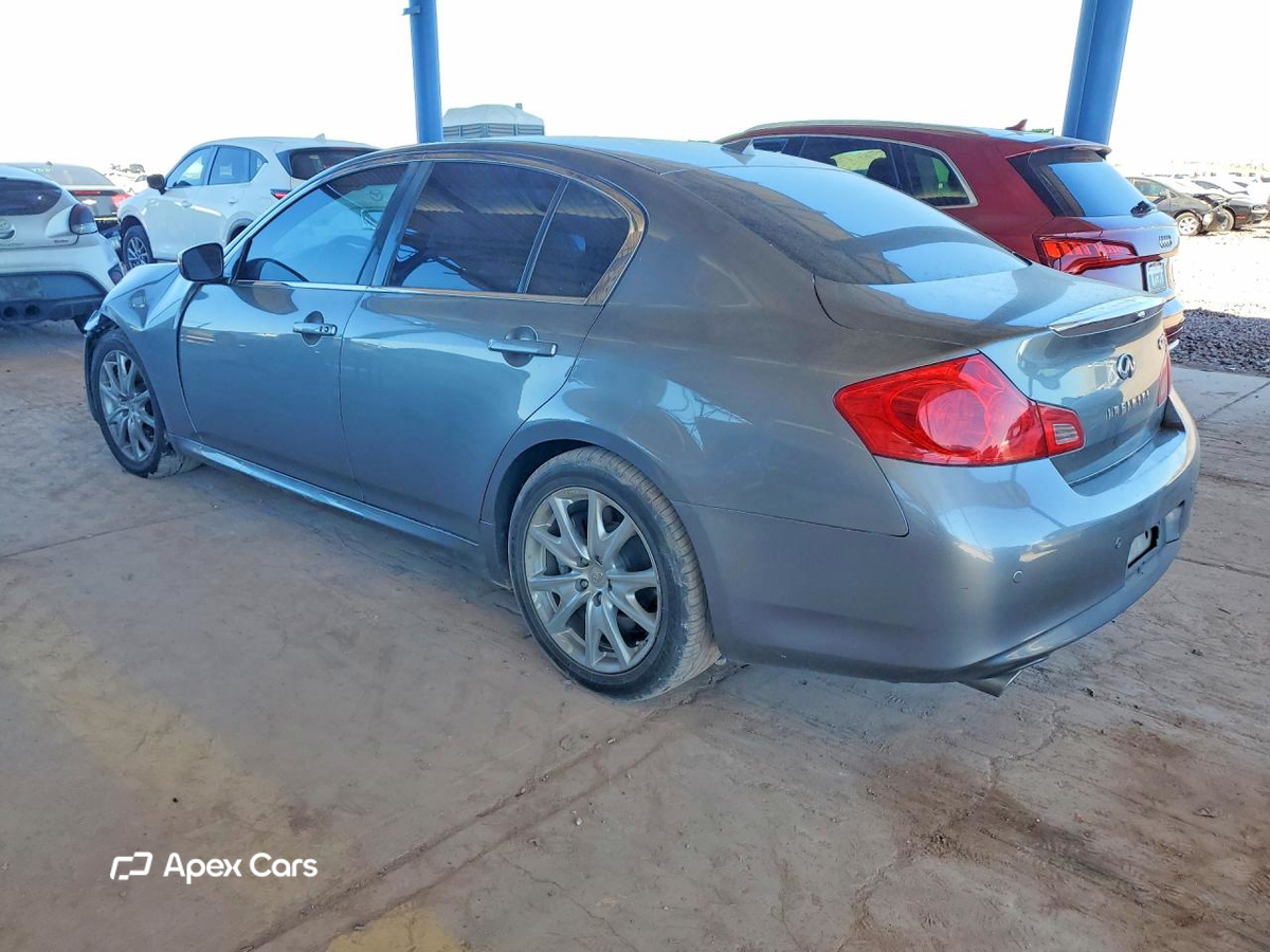 Infiniti G 2011