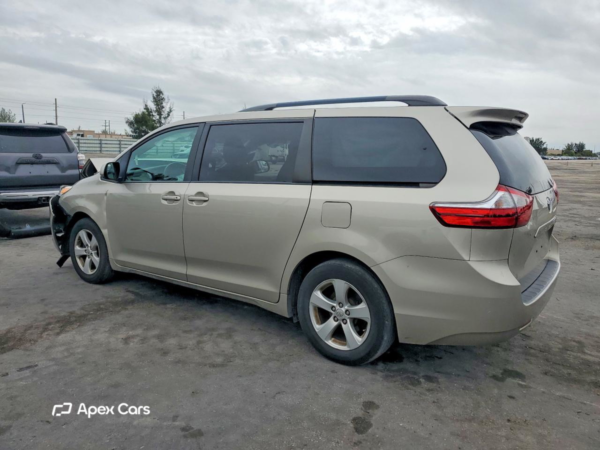 Toyota Sienna 2016