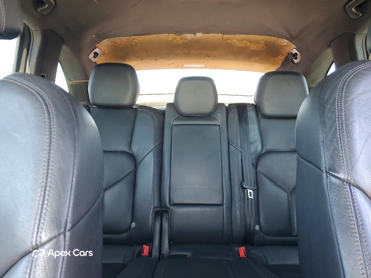 Porsche Cayenne 2011