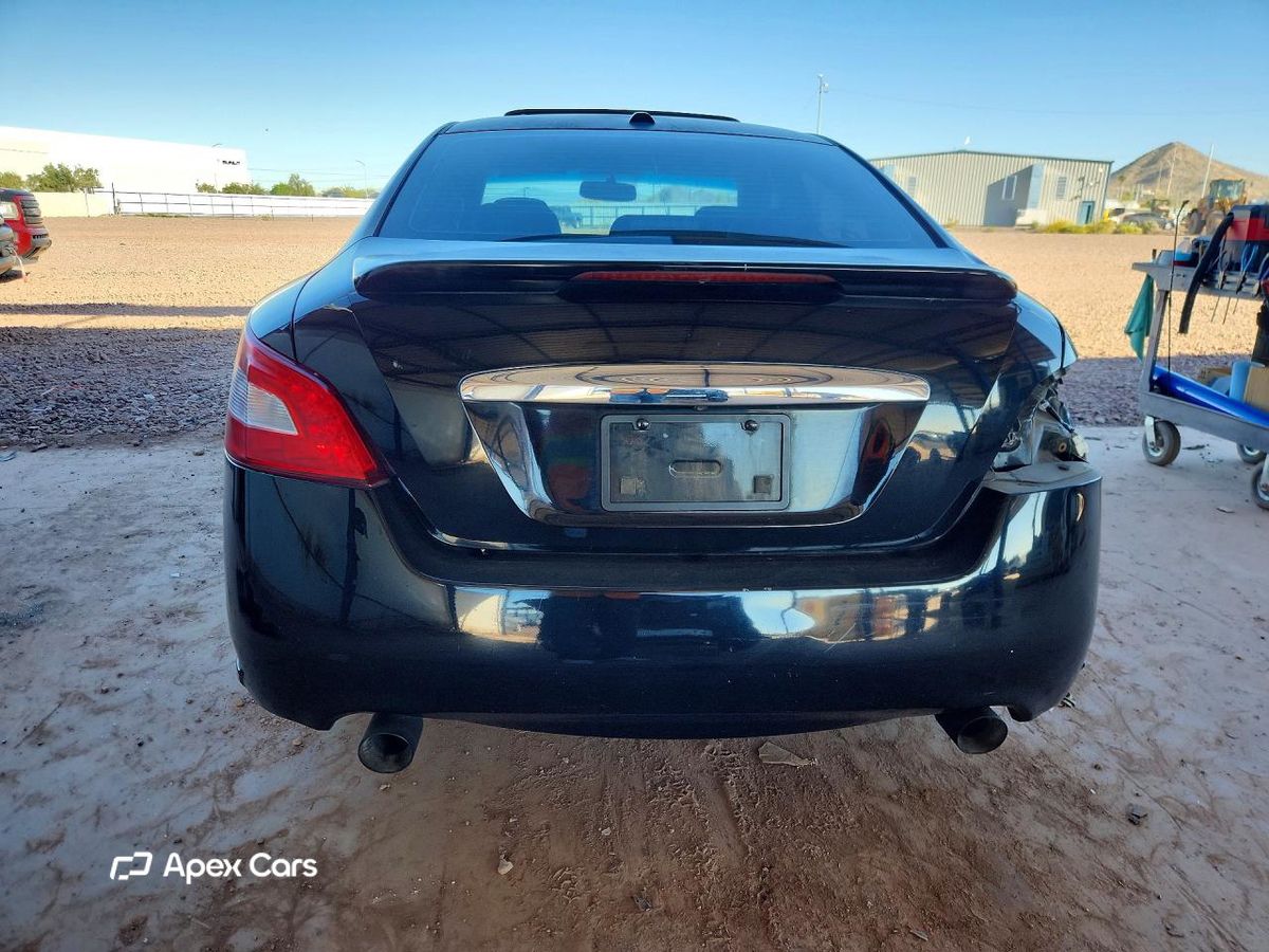 Nissan Maxima 2011