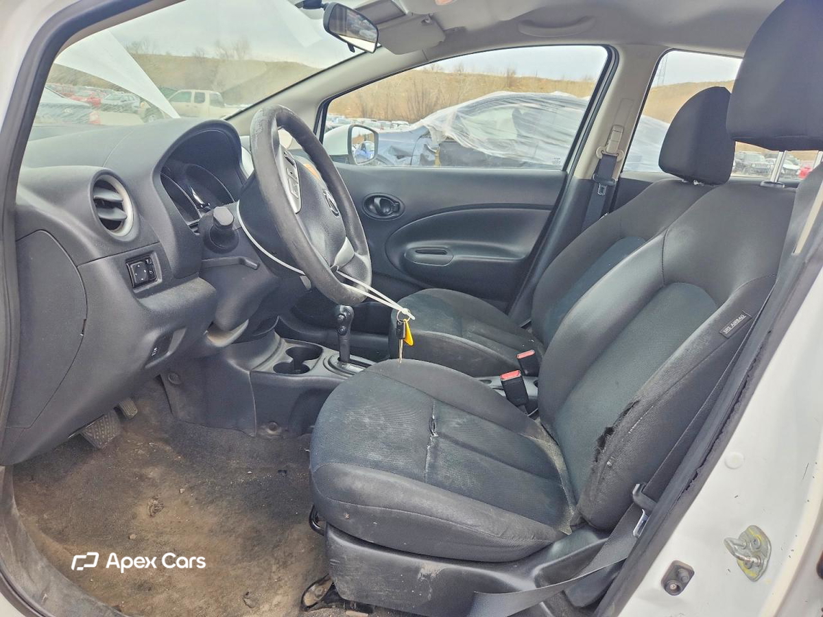 Nissan Versa 2015