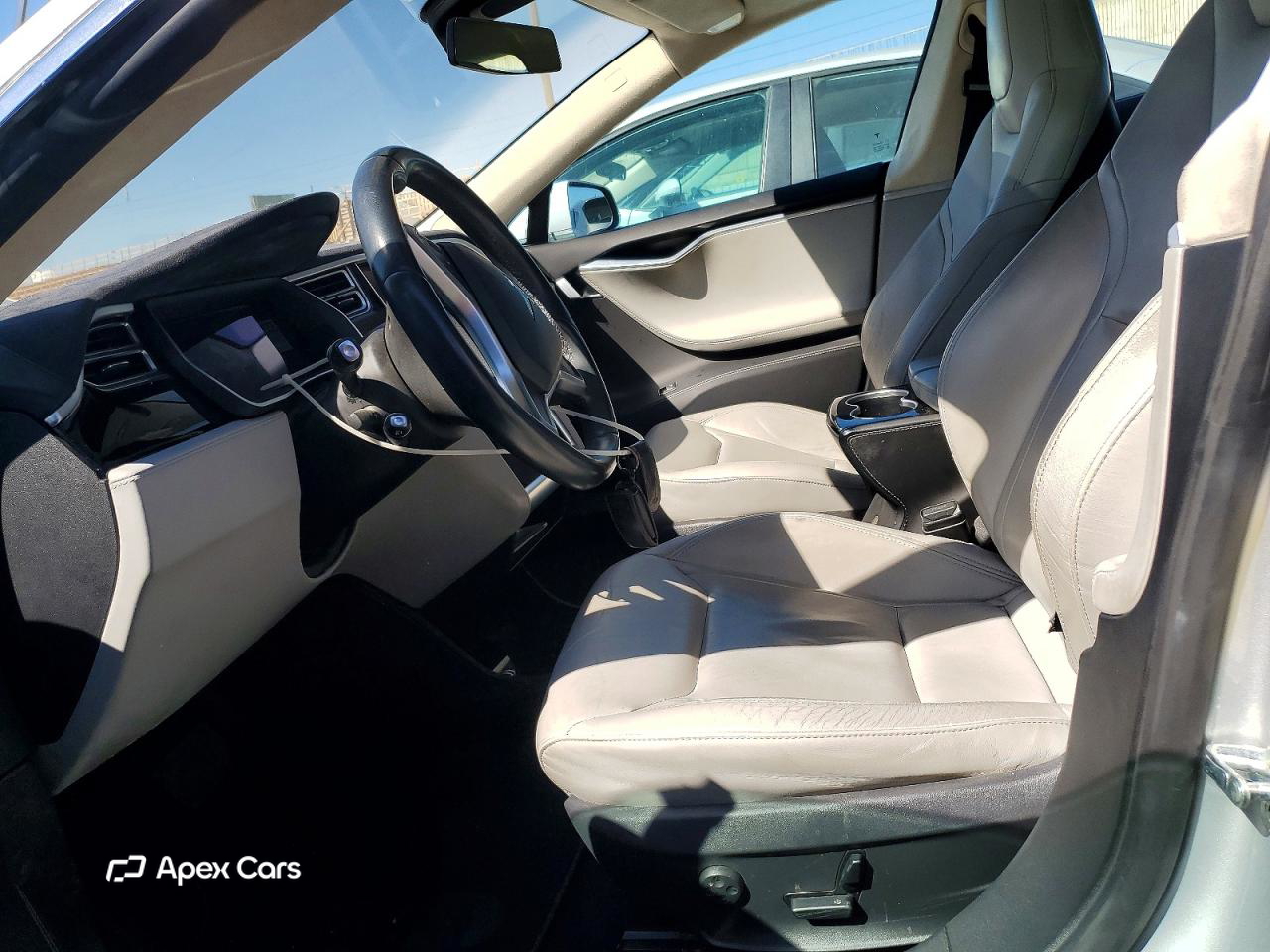 Tesla Model S 2015