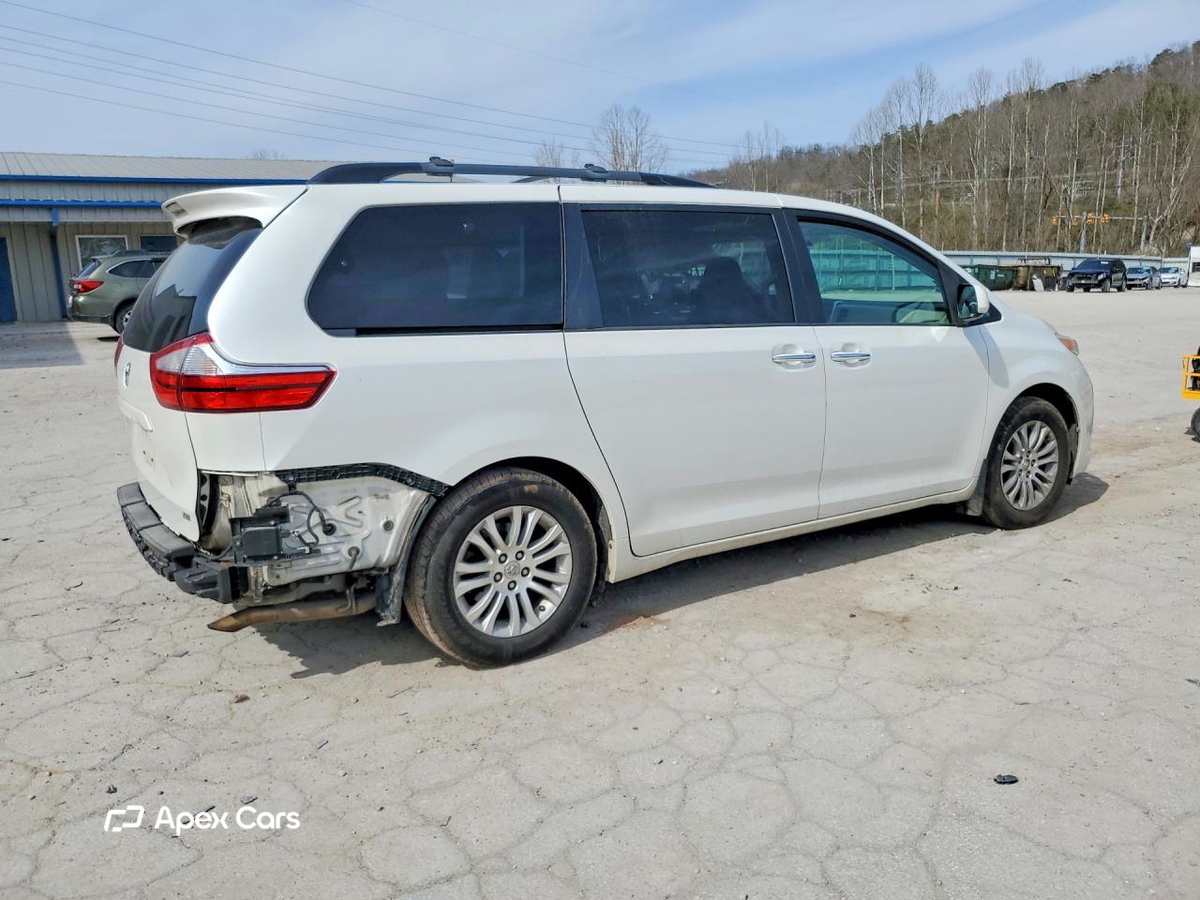 Toyota Sienna 2016
