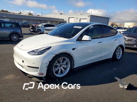 Tesla Model Y 2021 - Image 1 of 13