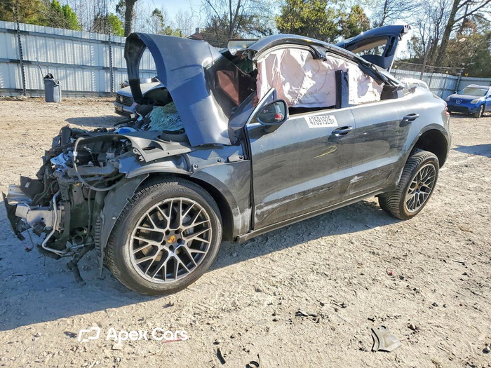 2017 Porsche Macan - Image 1 of 5