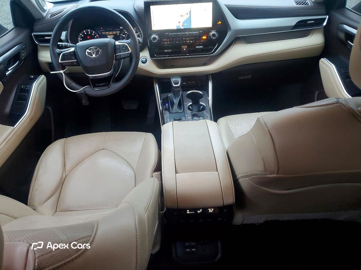 Toyota Highlander 2021
