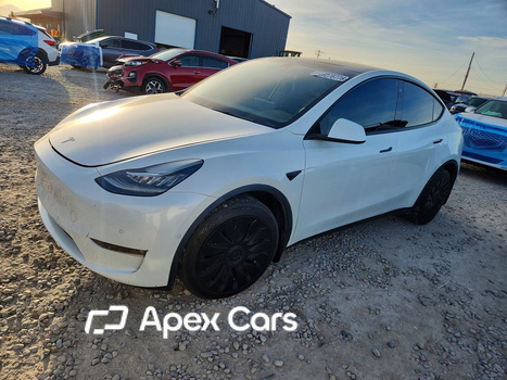 Tesla Model Y 2022 - Image 1 of 13
