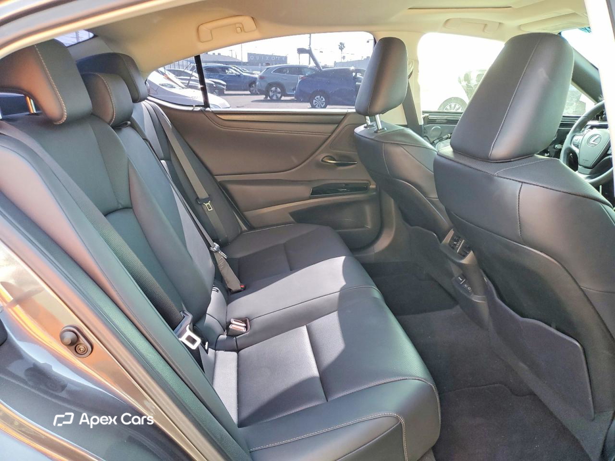 Lexus ES 2023