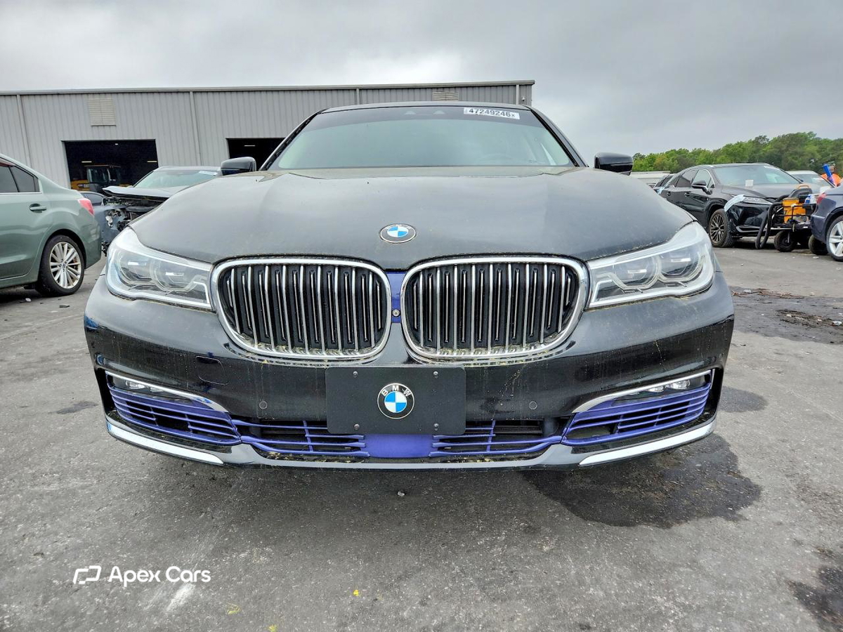 BMW Series 7 2016