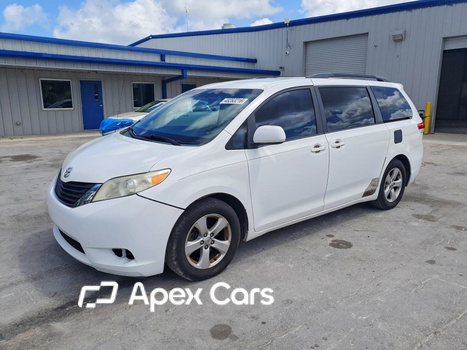 Toyota Sienna 2014 - Image 1 of 14