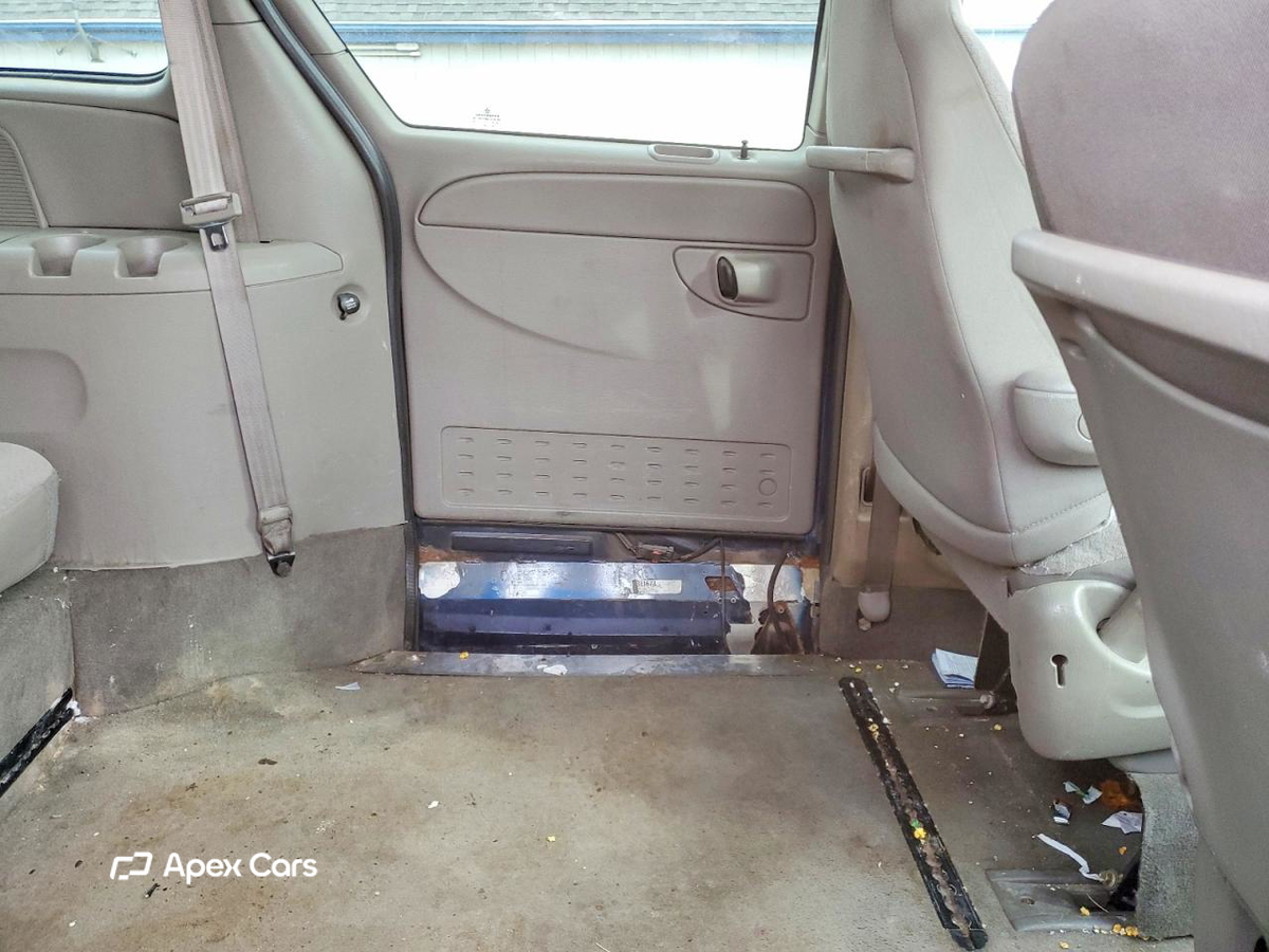 Dodge Caravan 2003
