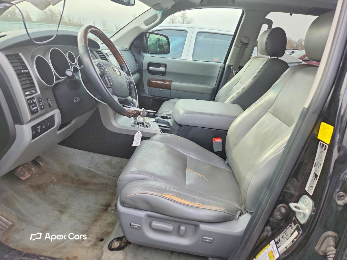 Toyota Sequoia 2010