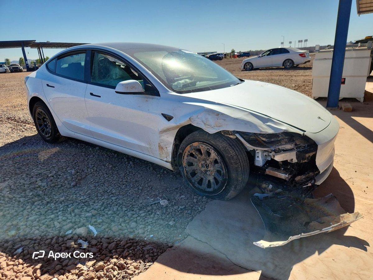 Tesla Model 3 2025