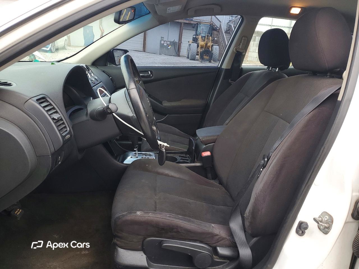 Nissan Altima 2012