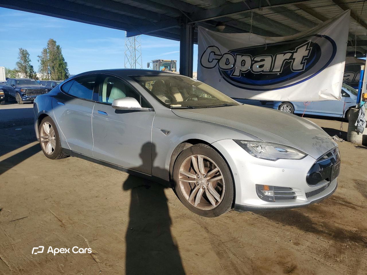 Tesla Model S 2014