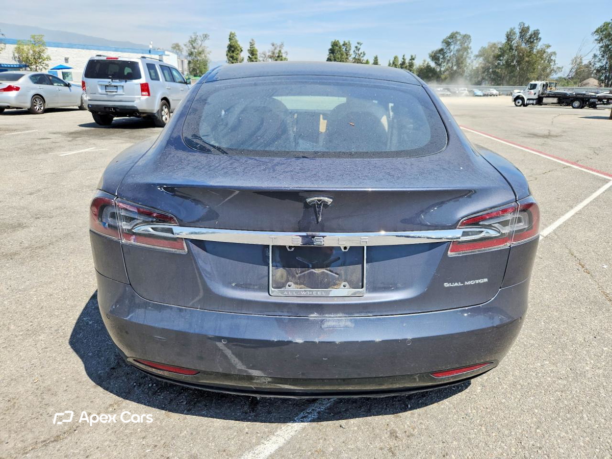 Tesla Model S 2020
