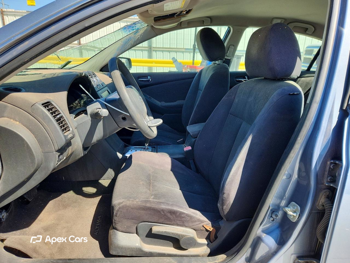Nissan Altima 2012