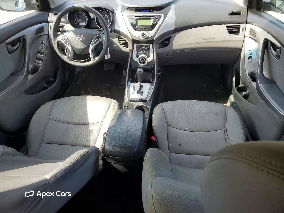 Hyundai Elantra 2011